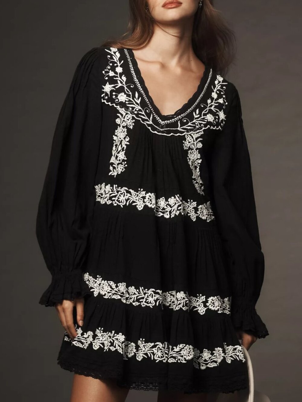 D40.‎ Anthropologie Long Sleeve Embroidered Pintuck Swing Mini Dress